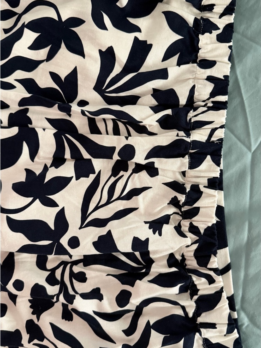 Navy blue  and White Floral  pull on Skirt - Picture 6 of 14